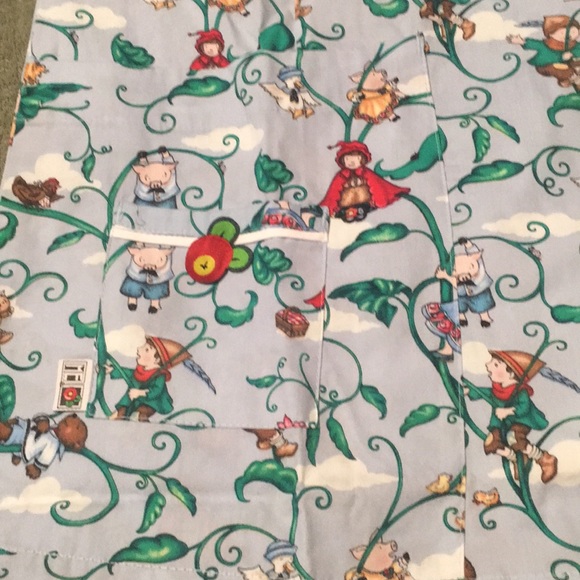 NWT Mary Engelbreit scrub top - Picture 5 of 5